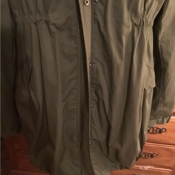 New Anorak coat from GARNET HILL, size 16. Color army green with faux fur lining - Picture 3 of 8